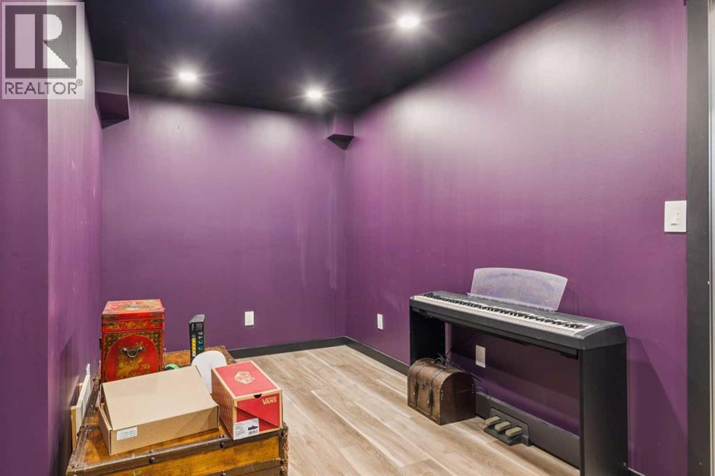 Single Family House for Sale in  Woodmark Crescent SW Woodbine Calgary 