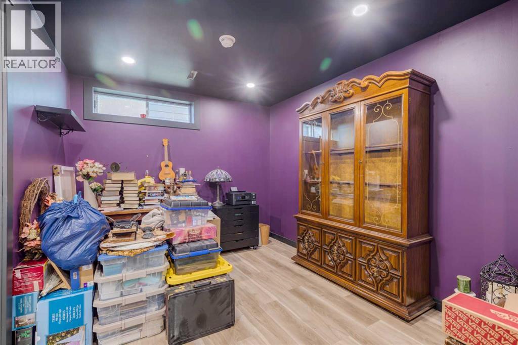 Single Family House for Sale in  Woodmark Crescent SW Woodbine Calgary 