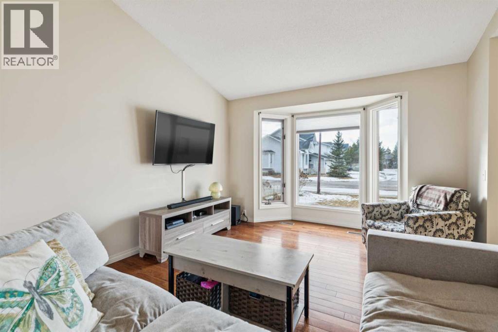 Single Family House for Sale in  Woodmark Crescent SW Woodbine Calgary 