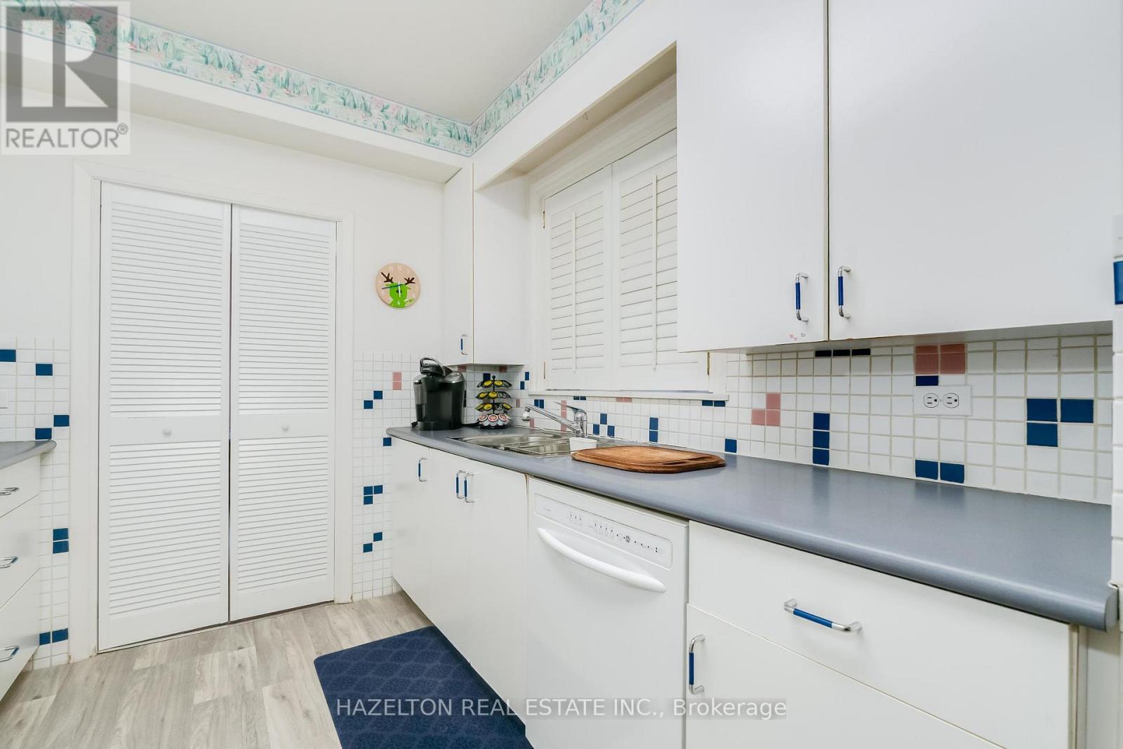 50 BUCKINGHAM AVENUE - 10