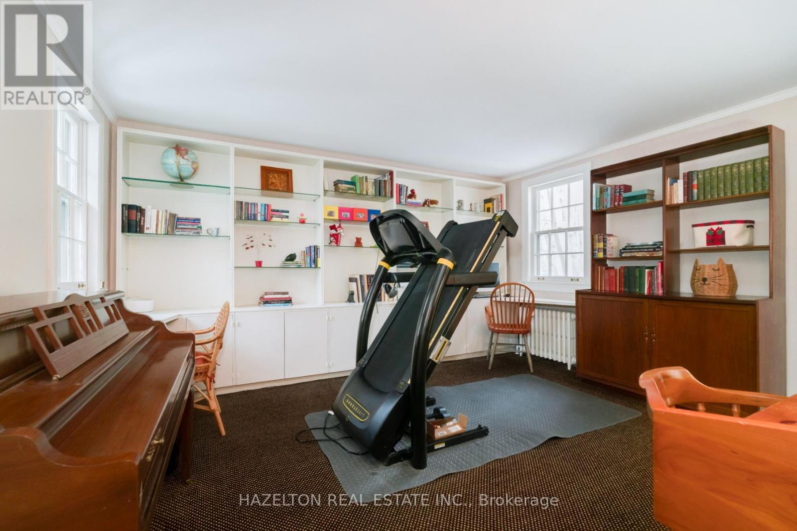 50 BUCKINGHAM AVENUE - 29