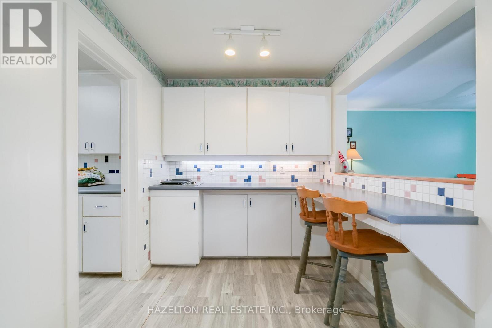 50 BUCKINGHAM AVENUE - 3