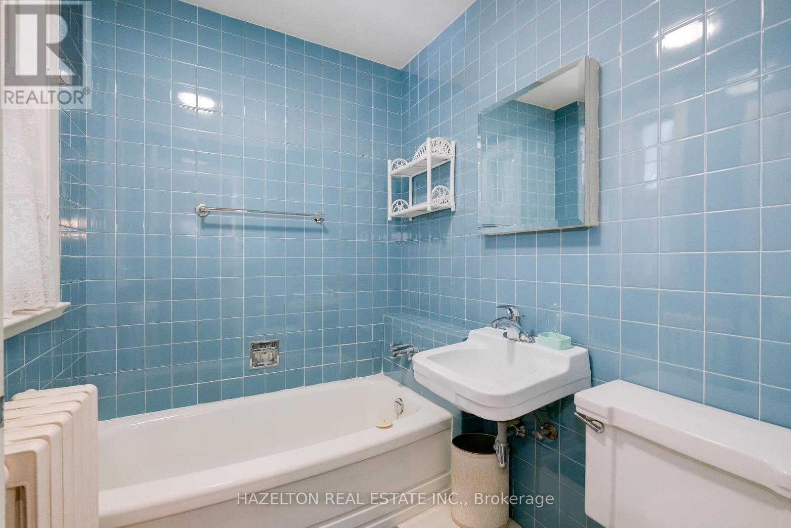50 BUCKINGHAM AVENUE - 35