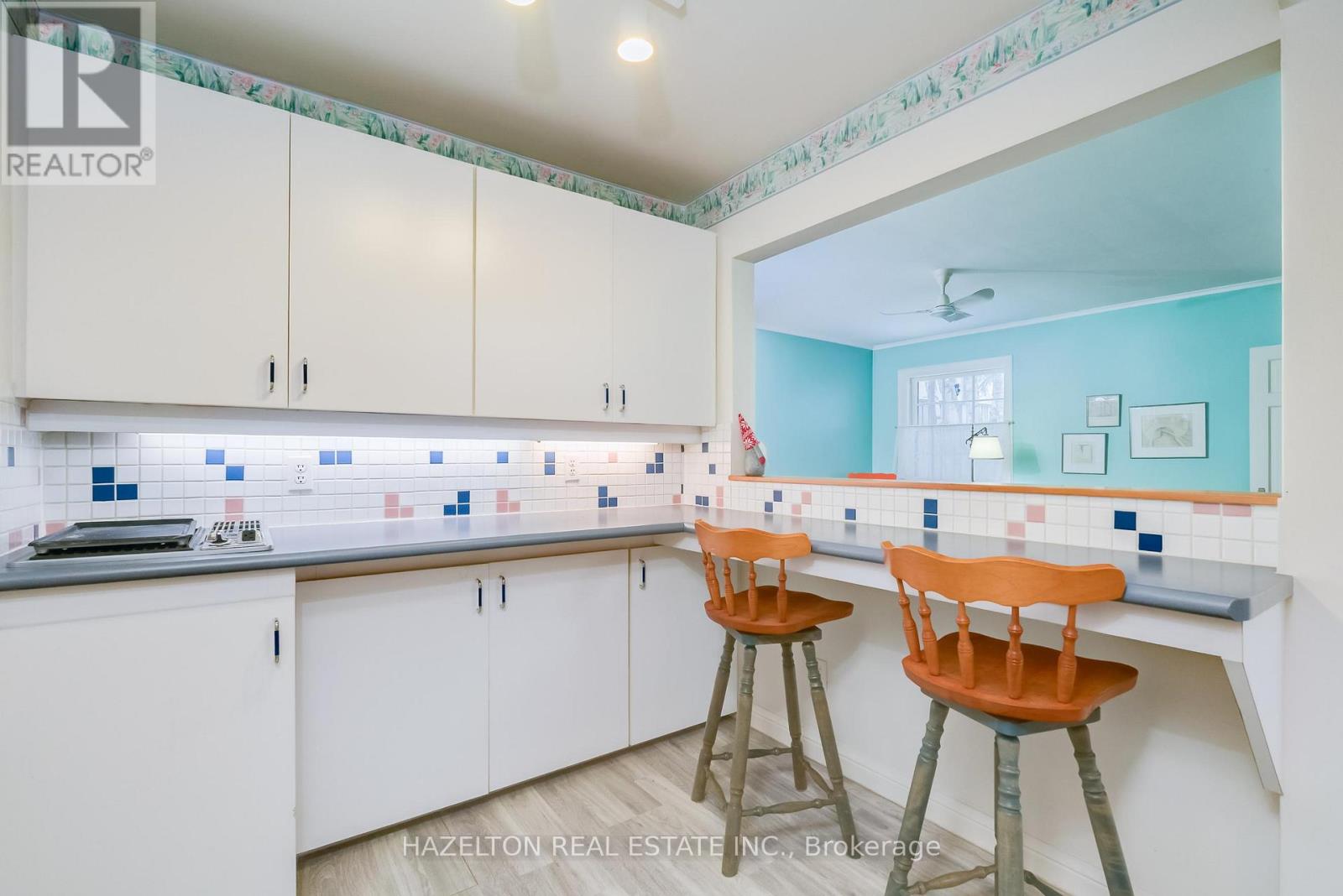 50 BUCKINGHAM AVENUE - 4