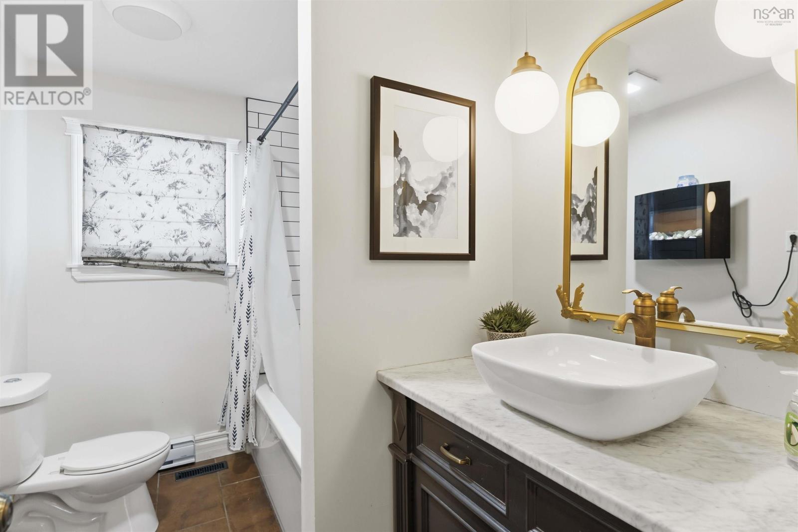 Property 13 of 21 of 722 Highway 1