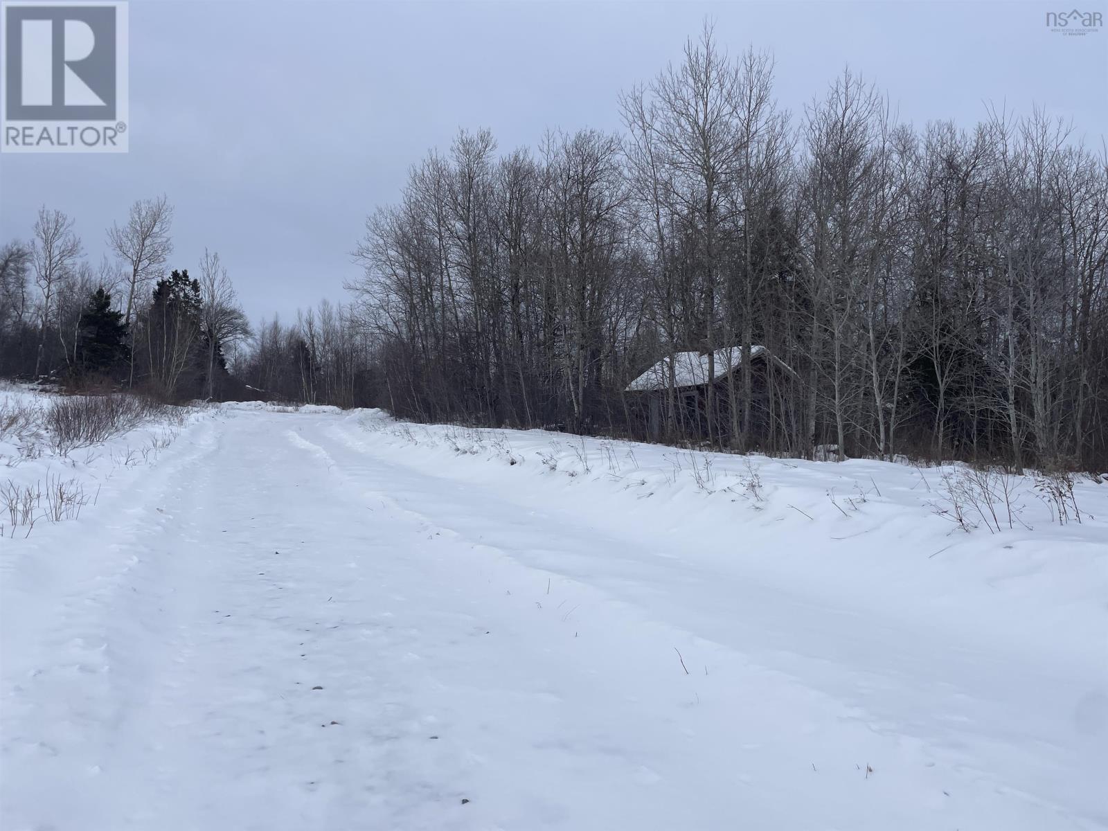 Property 3 of 8 of Highway 204