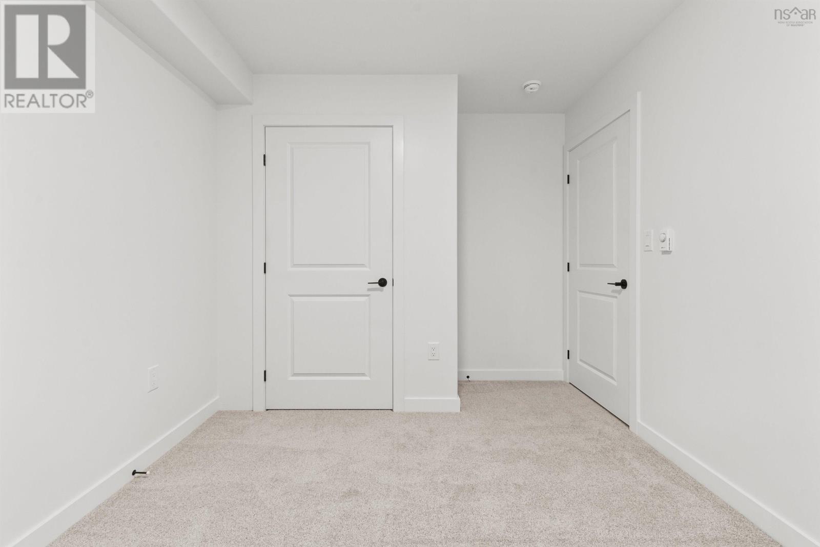 Property 32 of 39 of SMD-5A 42 Simona Drive