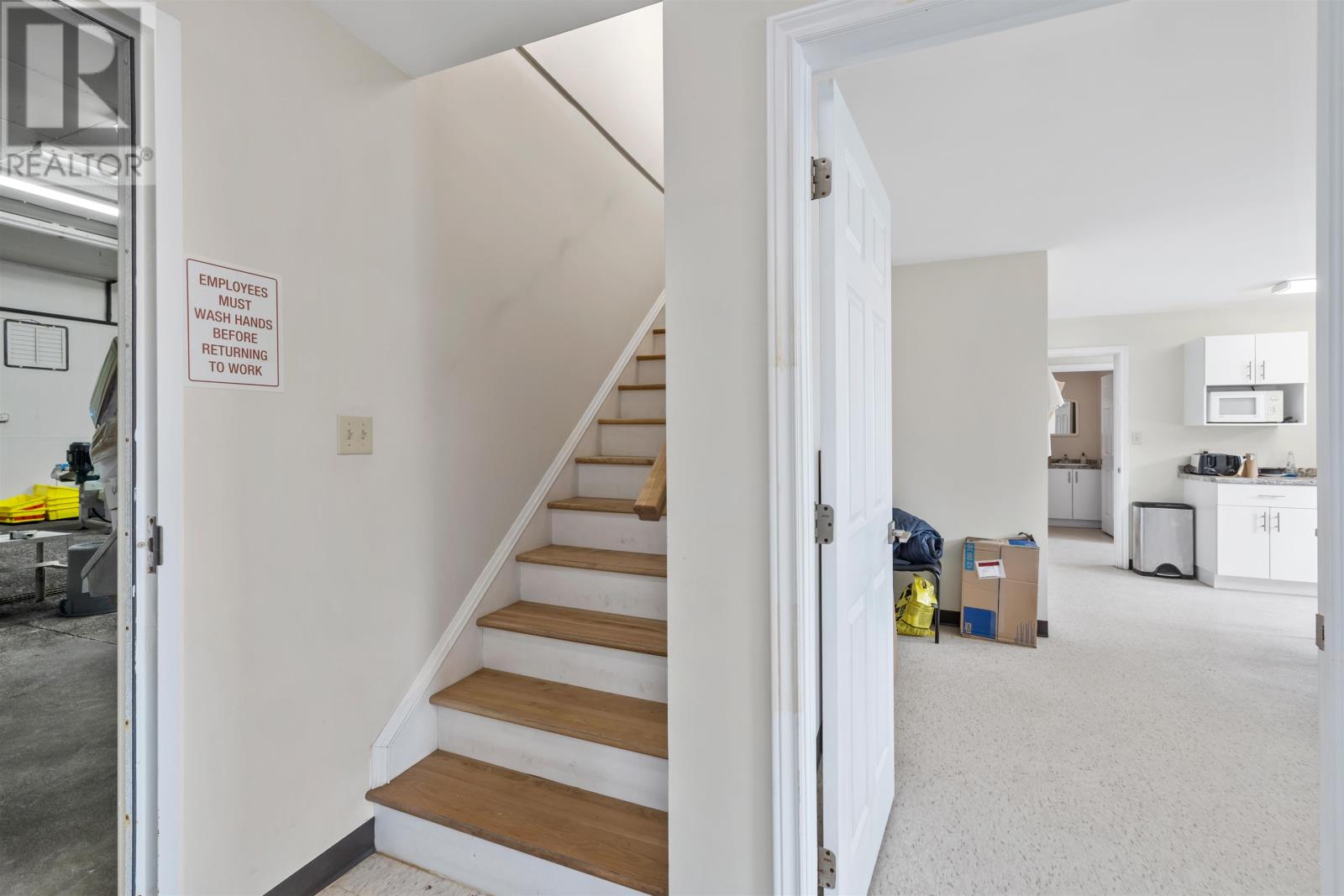6431 Commercial Road — photo 13