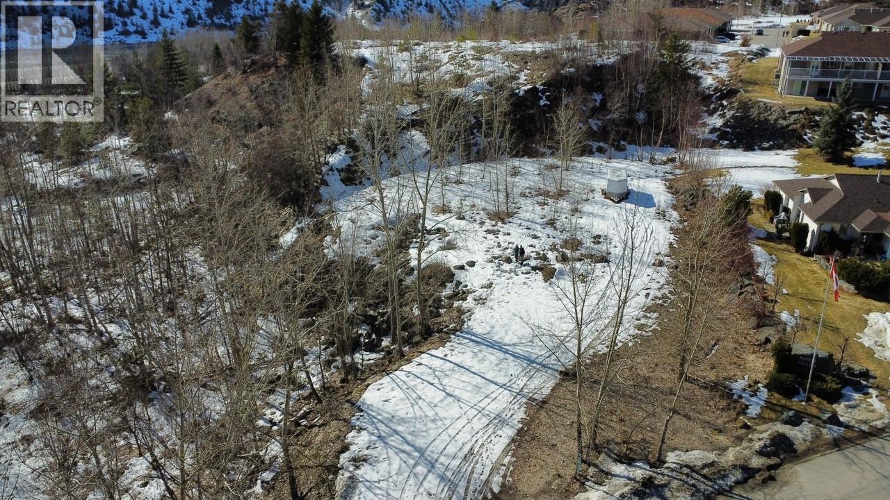 8000 DEVITO Drive, Trail