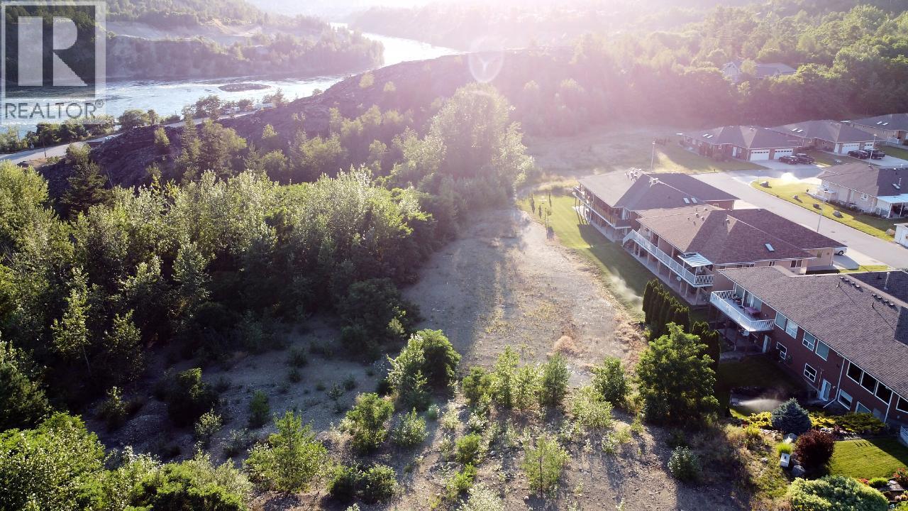 8000 DEVITO Drive, Trail