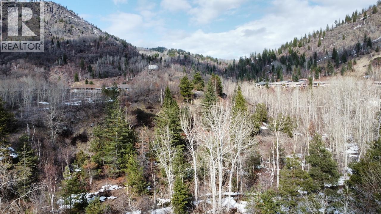 8000 DEVITO Drive, Trail