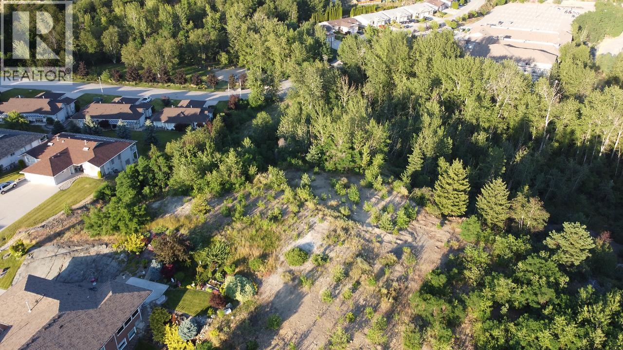 8000 DEVITO Drive, Trail