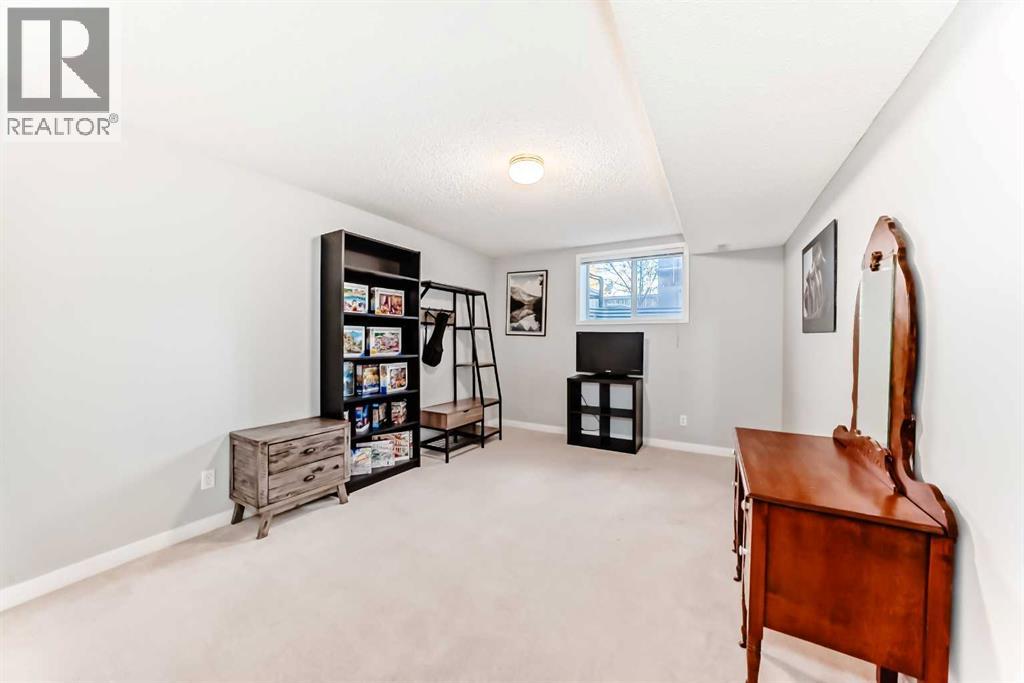 Single Family House 3 Level for Sale in  Tuscany Way NW Tuscany Calgary 