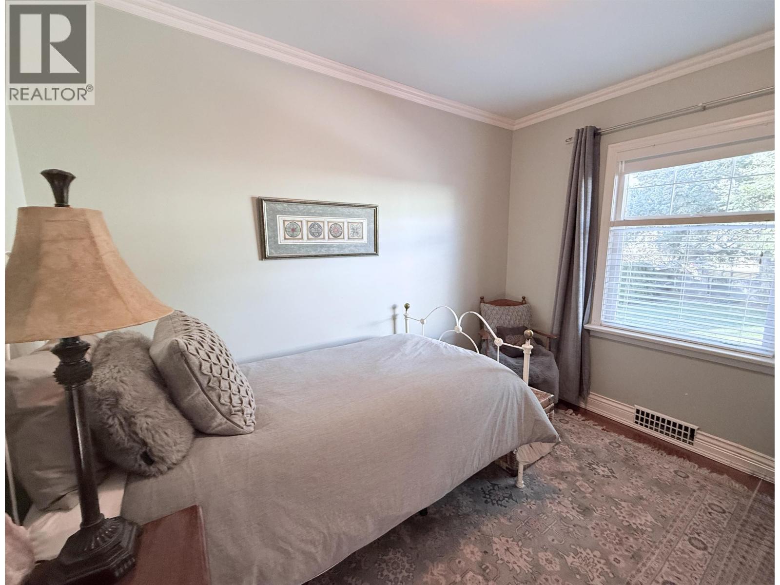 680 THOMPSON AVENUE, Coquitlam