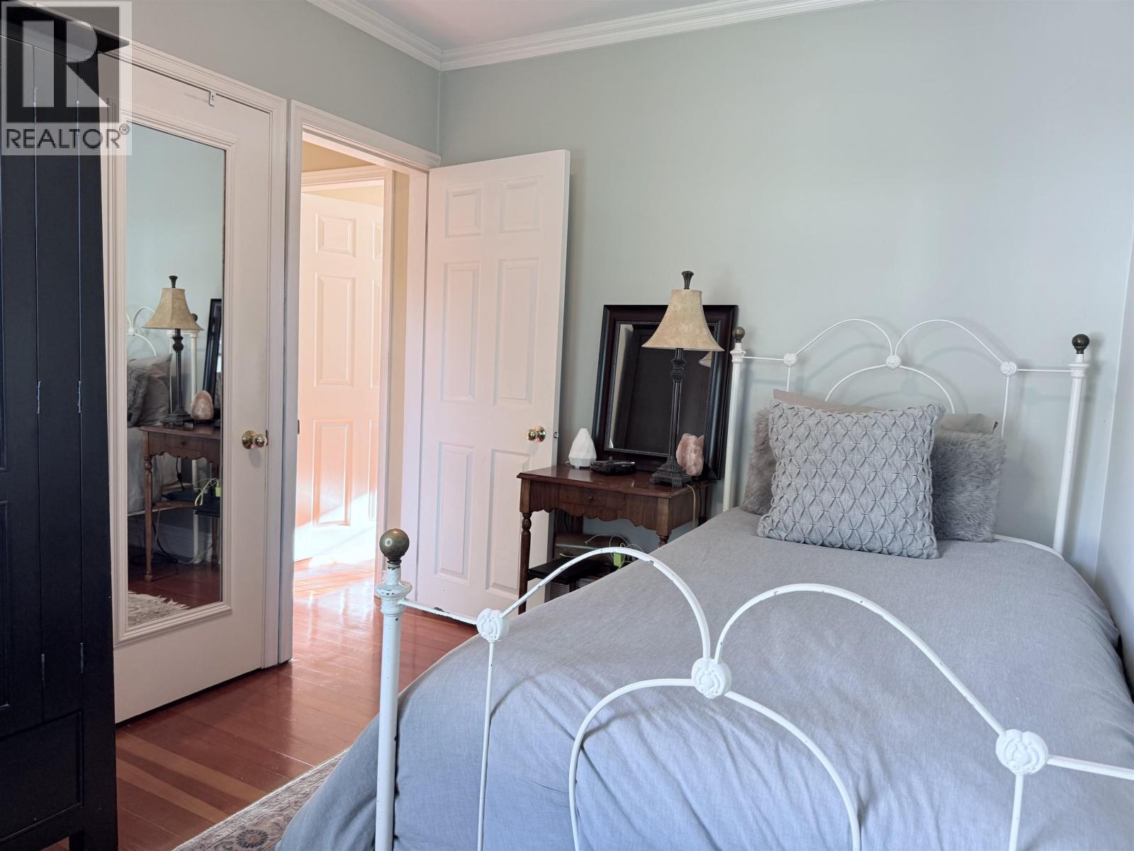 680 THOMPSON AVENUE, Coquitlam