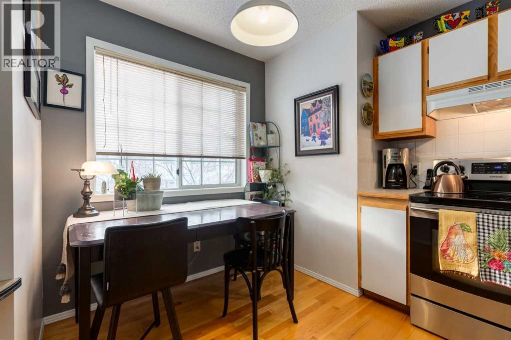 Single Family House 4 Level for Sale in  Hawkstone Manor NW Hawkwood Calgary 