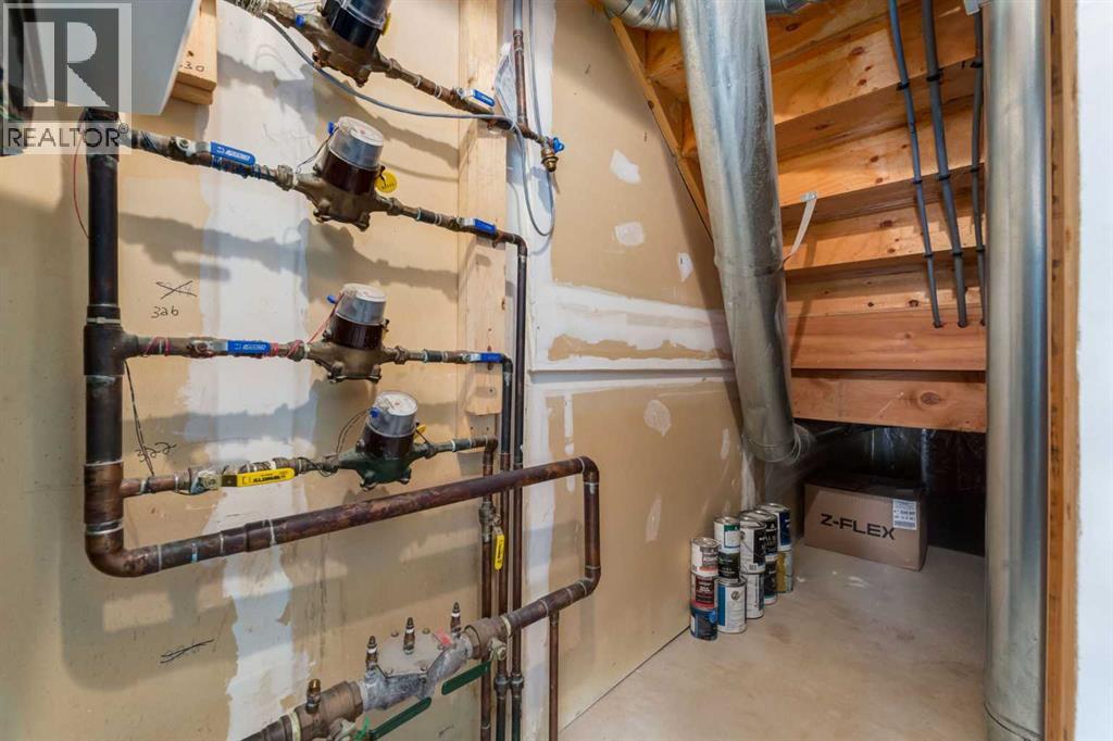 Single Family House 4 Level for Sale in  Hawkstone Manor NW Hawkwood Calgary 