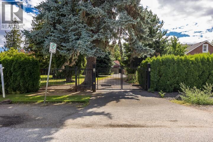  2065 Long Street, Kelowna