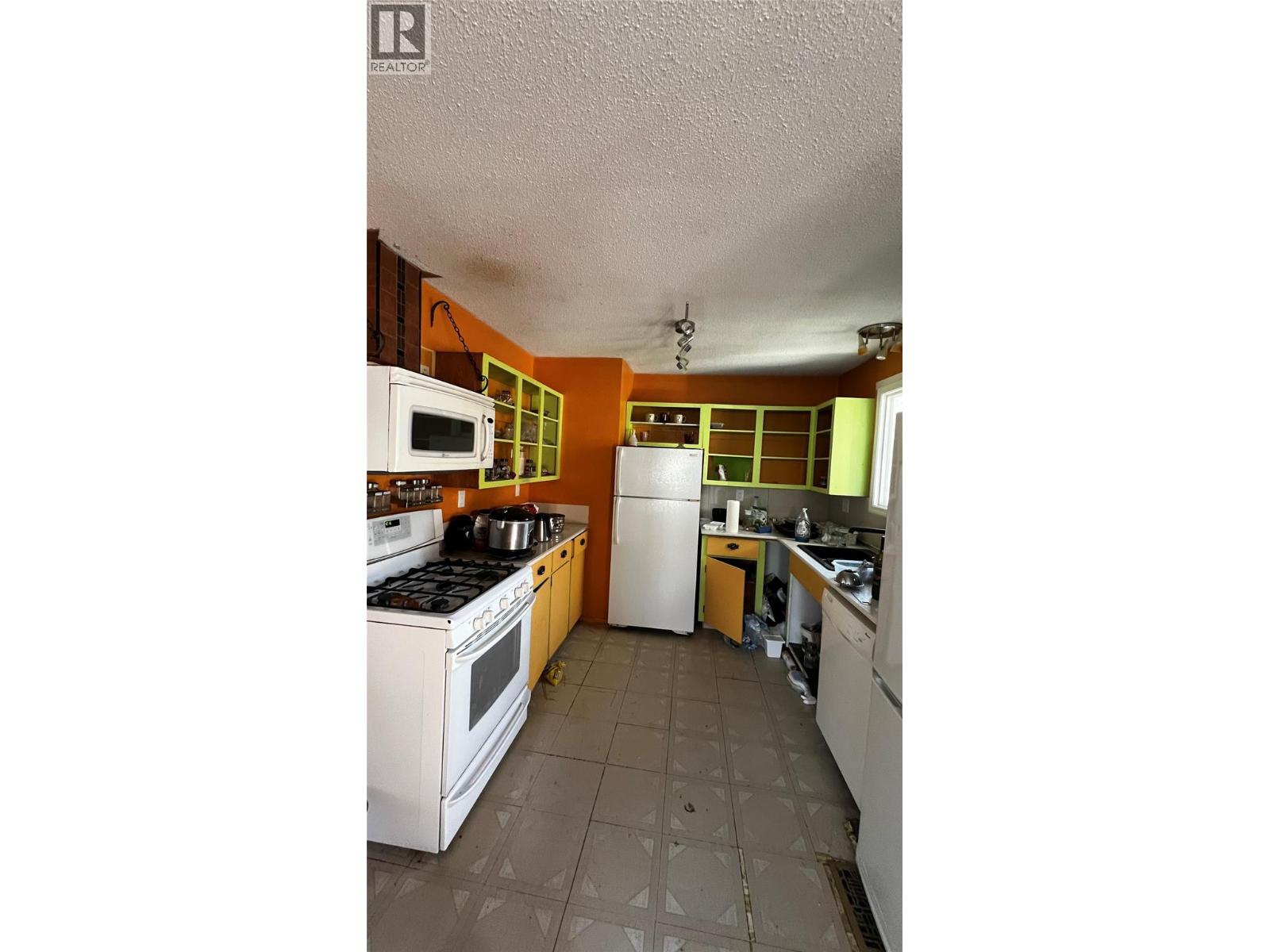 1225 HIGHRIDGE Drive - 8