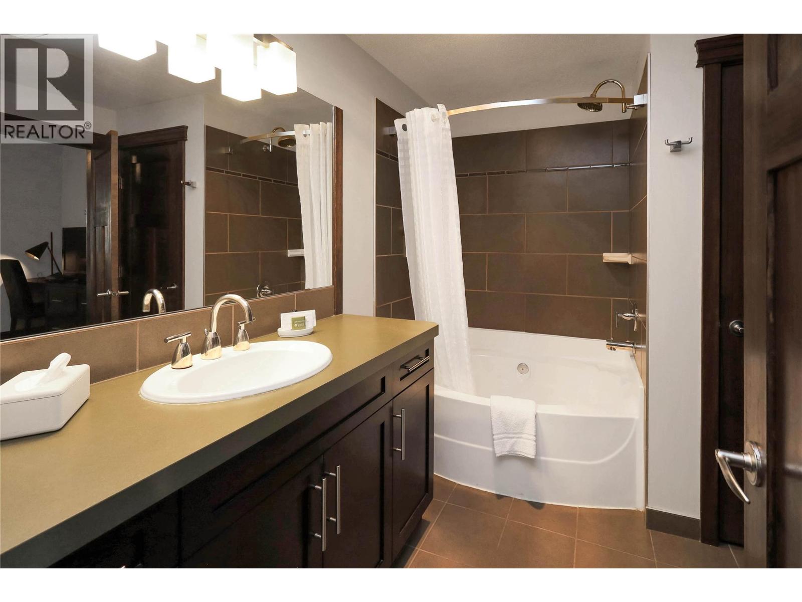 700 BIGHORN Boulevard Unit# 715 F, Radium Hot Springs