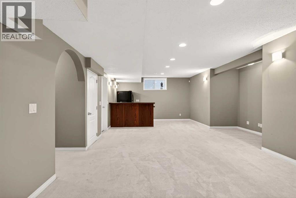 Single Family House for Sale in  Elkton Way SW Springbank Hill Calgary 