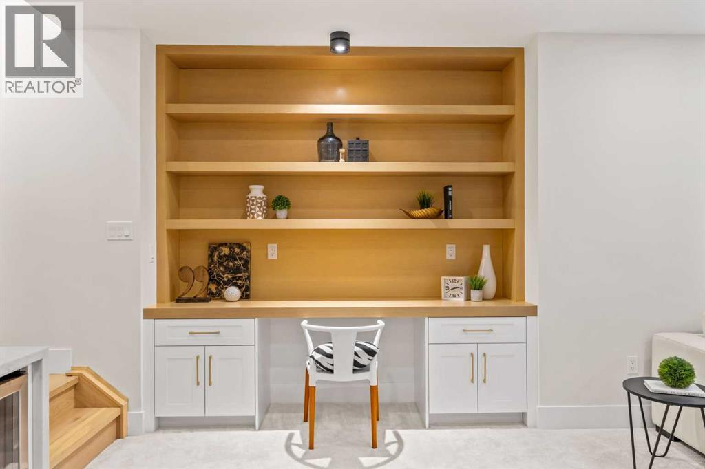 Single Family House for Sale in  Vardana Place NW Varsity Calgary 