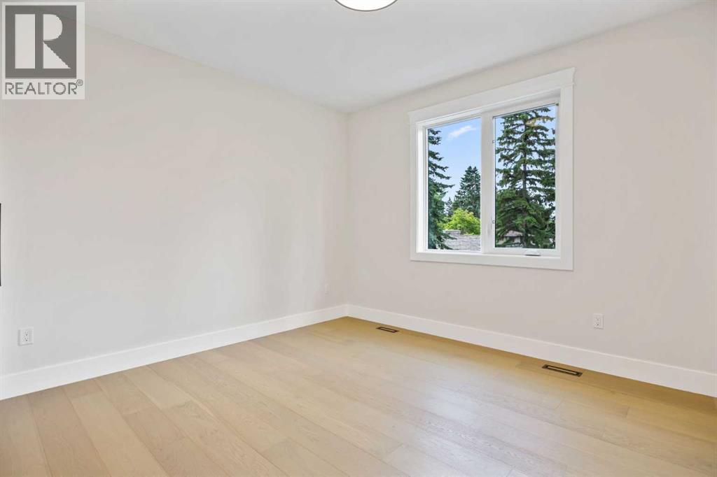 Single Family House for Sale in  Vardana Place NW Varsity Calgary 