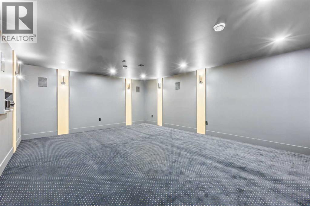 Single Family House for Sale in  Vardana Place NW Varsity Calgary 