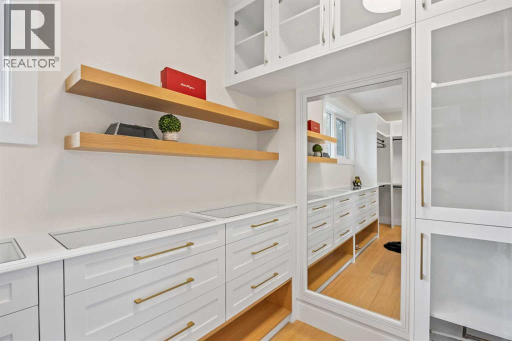 Single Family House for Sale in  Vardana Place NW Varsity Calgary 