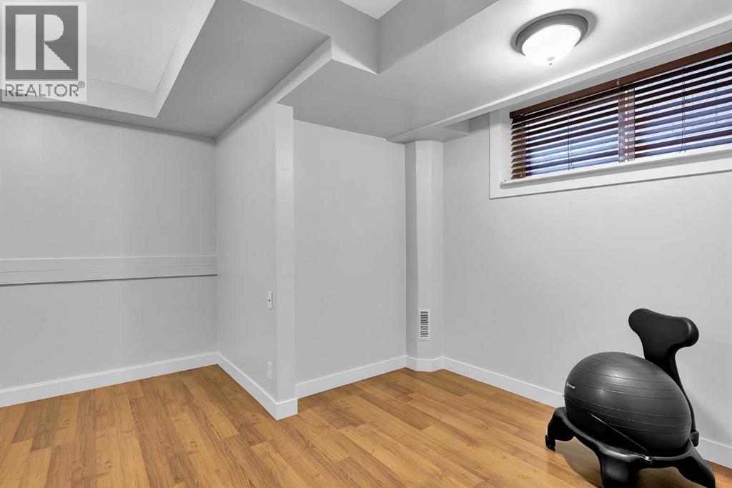 Single Family House for Sale in  Everstone Drive SW Evergreen Calgary 