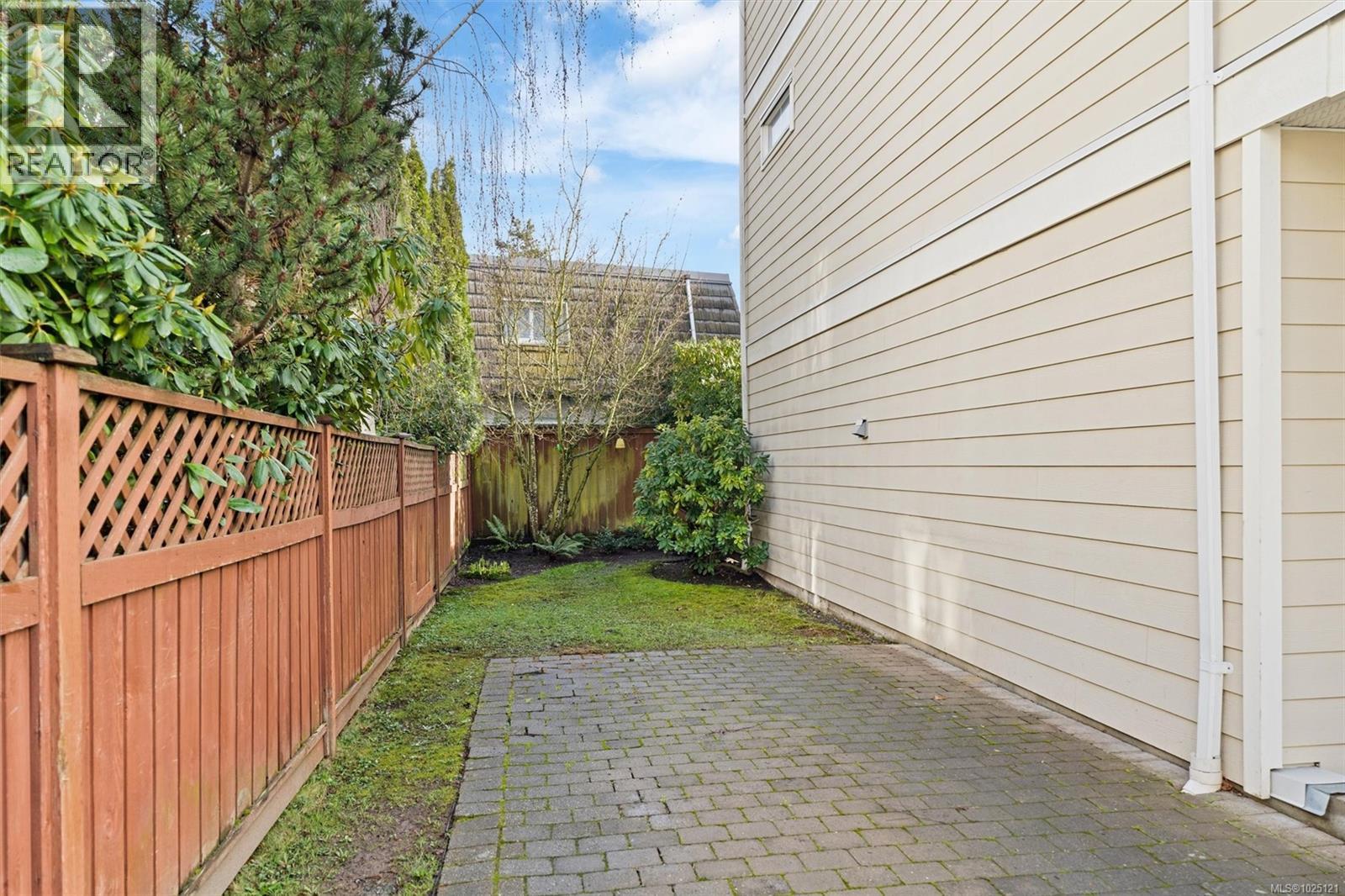  3273 Rutledge Street, Saanich