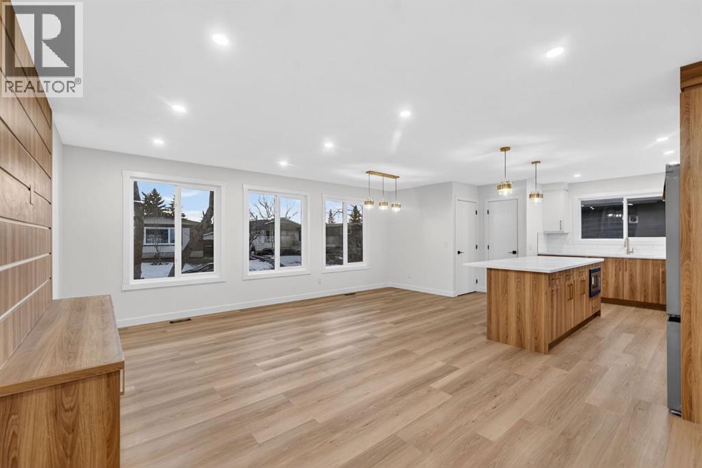 Single Family House Bungalow for Sale in  Pinegreen Close NE Pineridge Calgary 