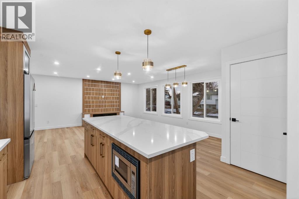 Single Family House Bungalow for Sale in  Pinegreen Close NE Pineridge Calgary 