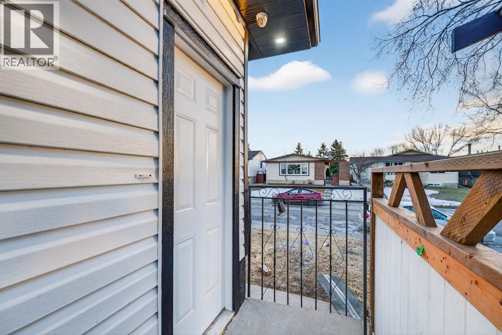 Single Family House Bungalow for Sale in  Pinegreen Close NE Pineridge Calgary 