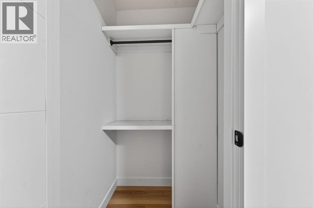 Single Family House Bungalow for Sale in  Pinegreen Close NE Pineridge Calgary 