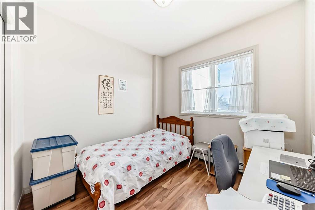 Single Family House for Sale in   Centre A Street NE Crescent Heights Calgary 