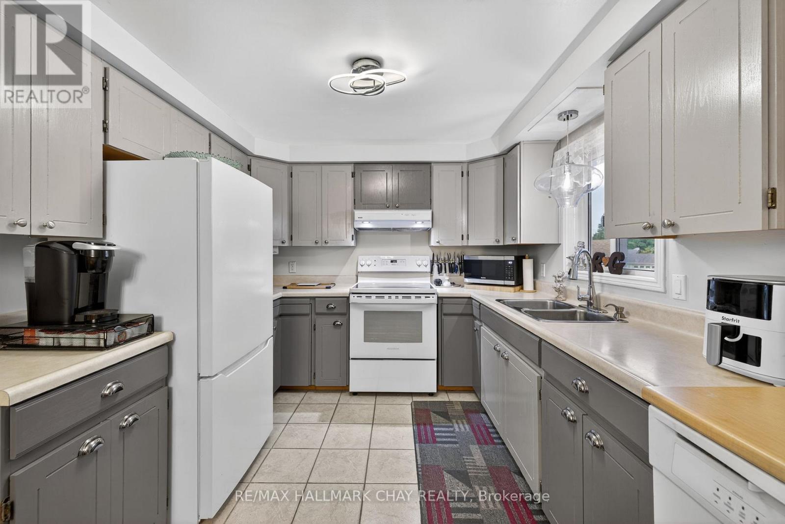 72 TECUMSETH PINES DRIVE - 19