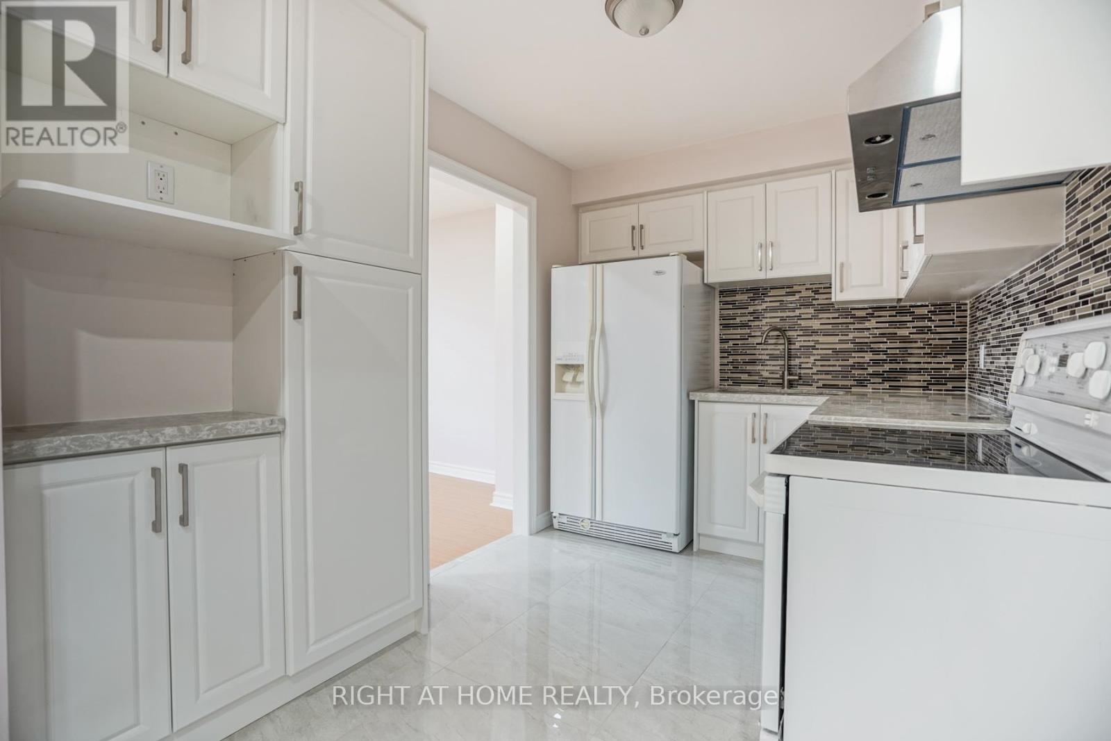 20 - 3510 SOUTH MILLWAY DRIVE - Photo 4 of 20, Mississauga (Erin Mills), Ontario