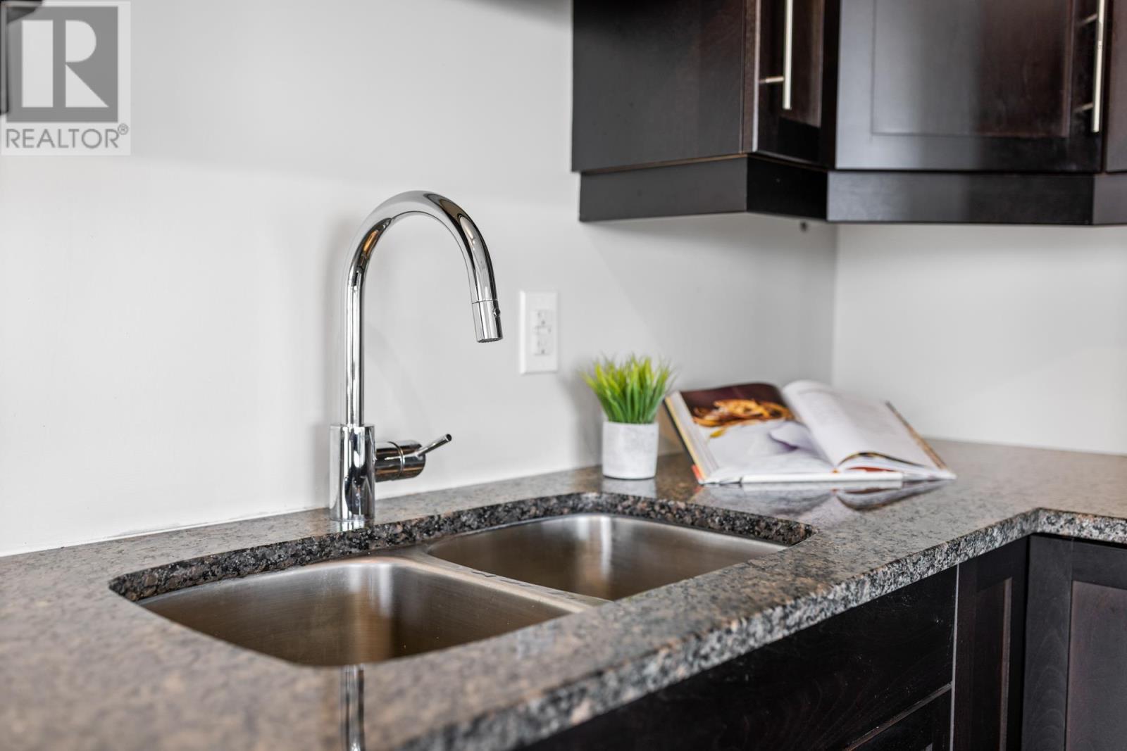 Property 22 of 47 of 205 31 Kings Wharf Place