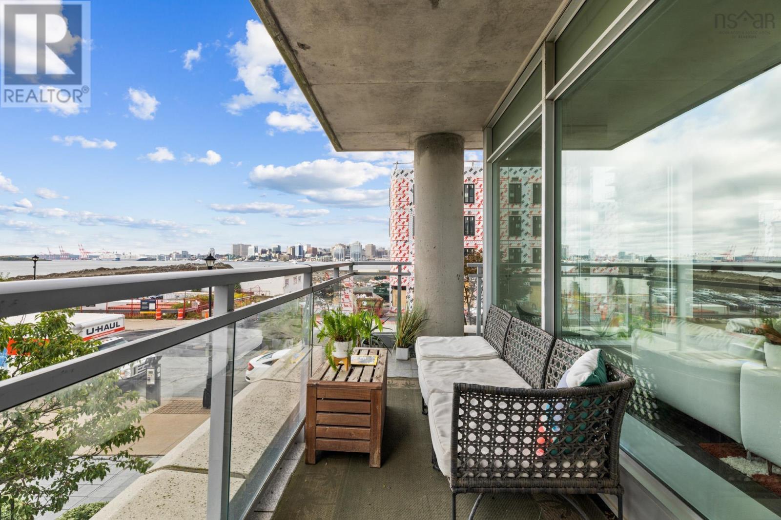 Property 24 of 47 of 205 31 Kings Wharf Place