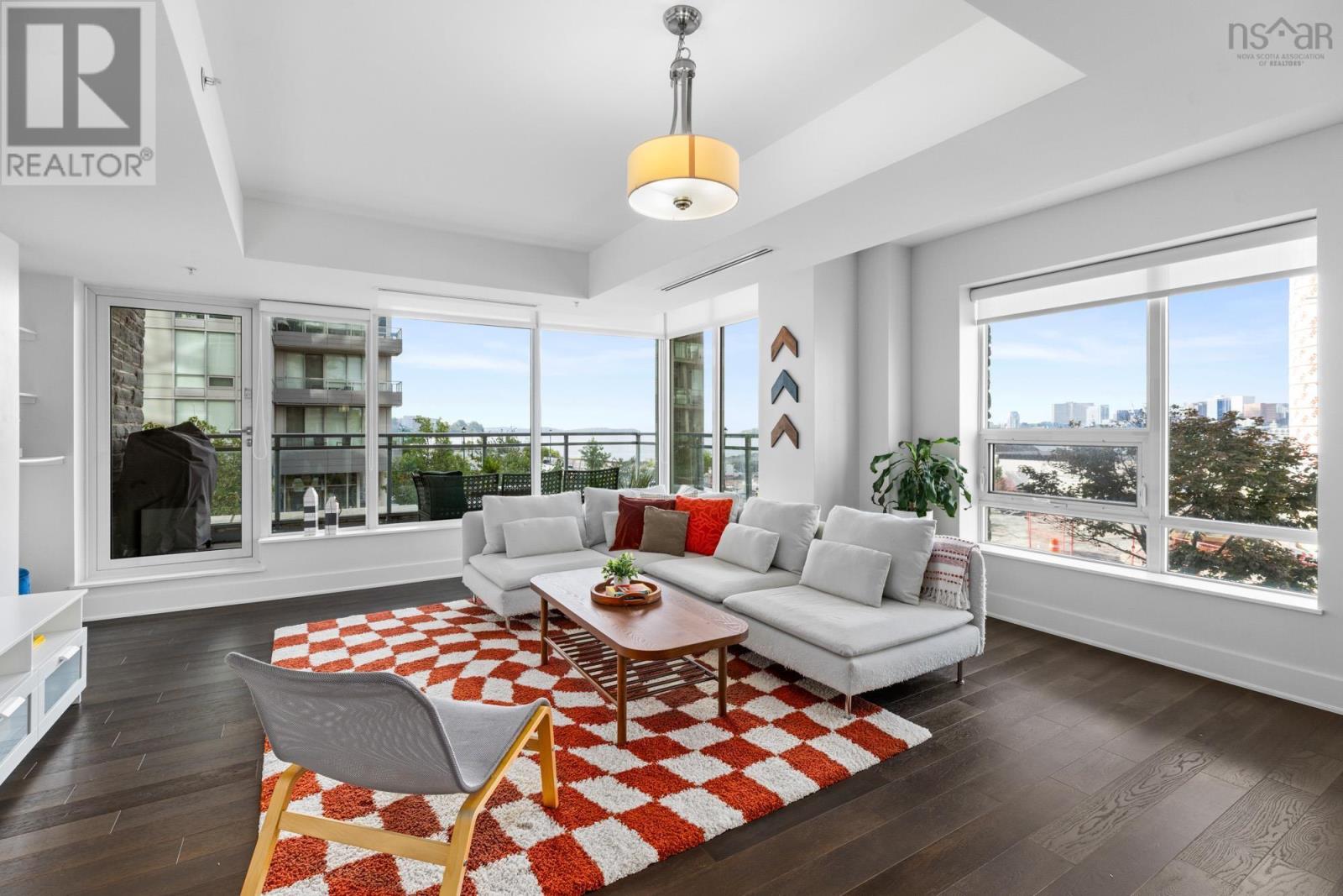 Property 7 of 47 of 205 31 Kings Wharf Place