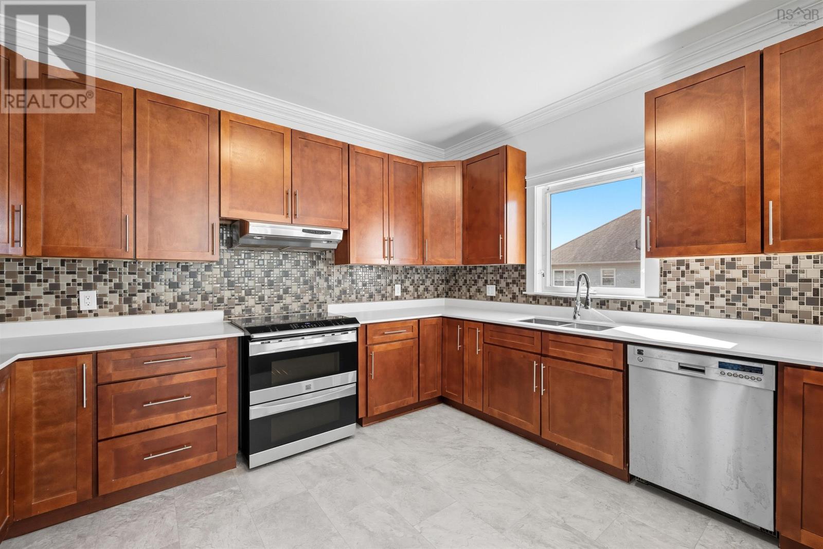 Property 7 of 45 of 78 Drillio Crescent