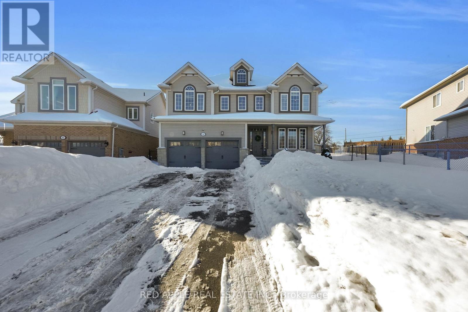 8 STRATHMORE PLACE - Photo 2 of 34, Barrie (Innis-Shore), Ontario