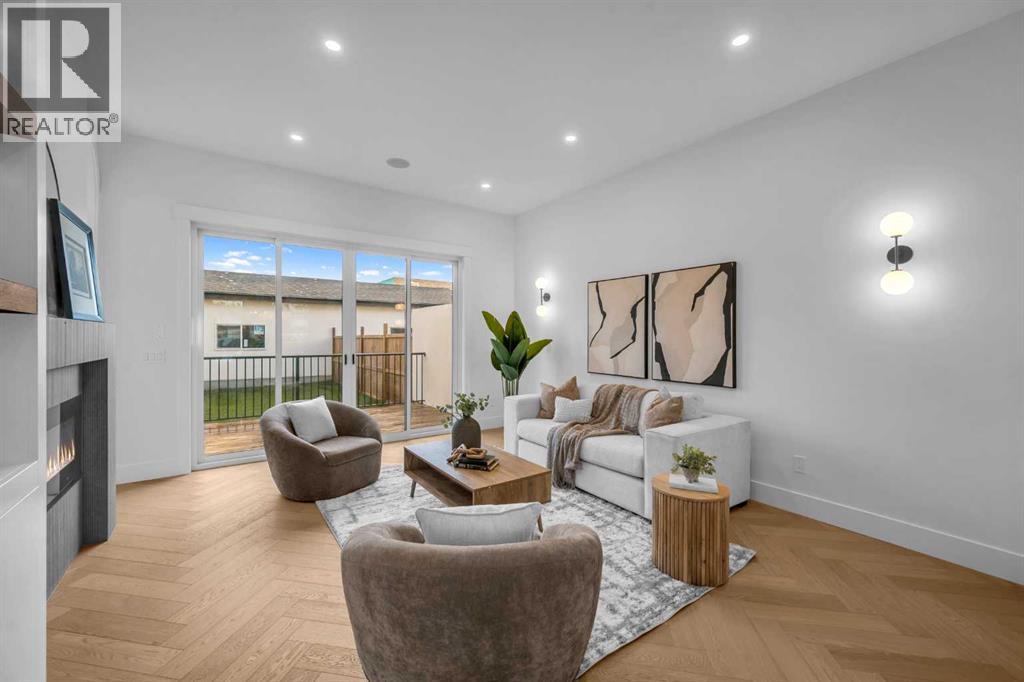 Single Family House for Sale in   Avenue NW Banff Trail Calgary 