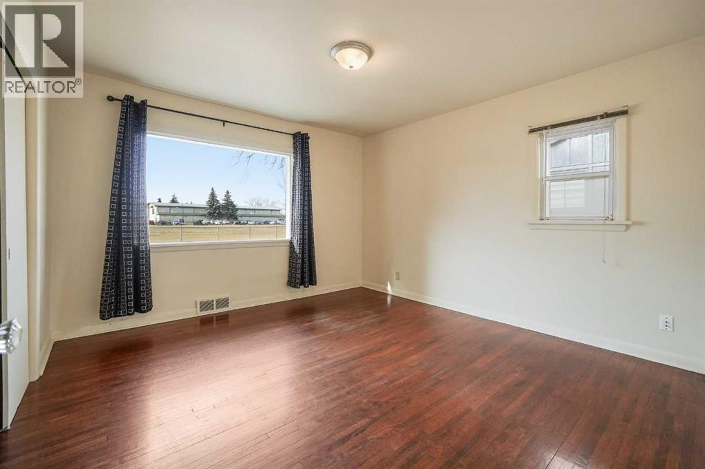 Single Family House Bungalow for Sale in  Russet Road NE Renfrew Calgary 