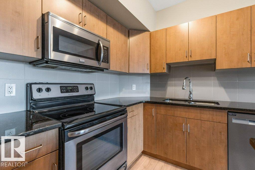 #114 10518 113 ST NW, Edmonton