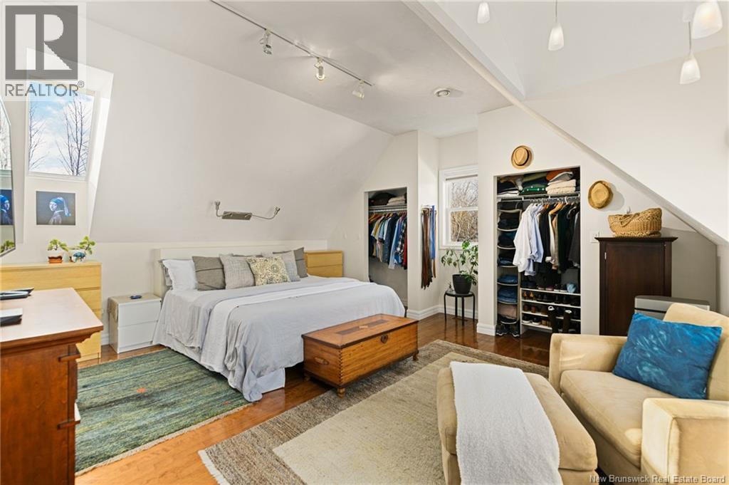 80 MARTIN ROAD - 43