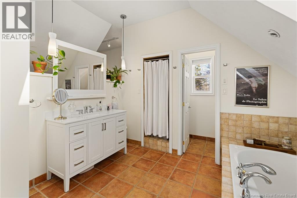 80 MARTIN ROAD - 39