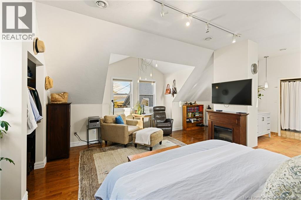 80 MARTIN ROAD - 38