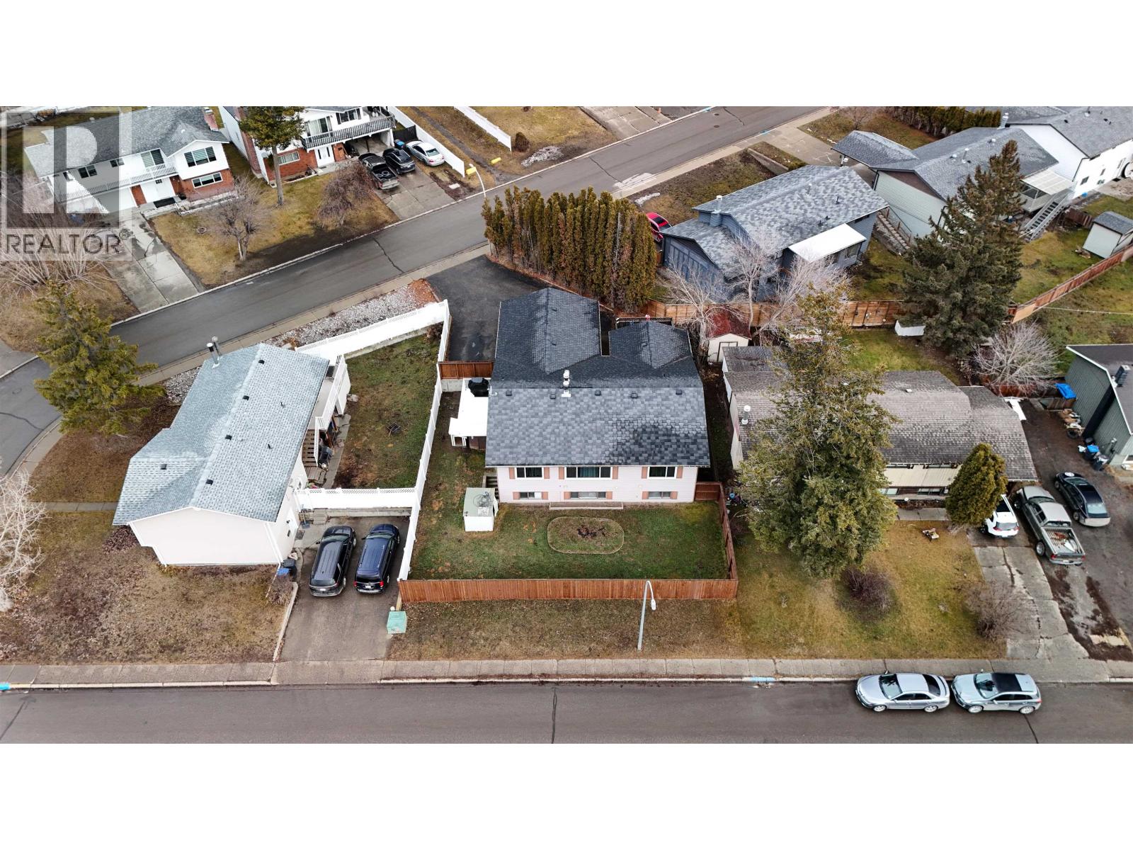 328 LITZENBURG CRESCENT - 35